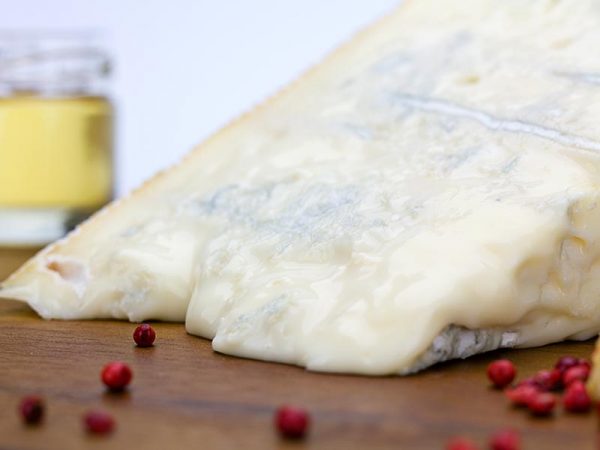 Bassadoro CaseificioAngeloCroce Gorgonzola Panna Verde formaggio pasta molle dolce scartato ambientato dettaglio 4